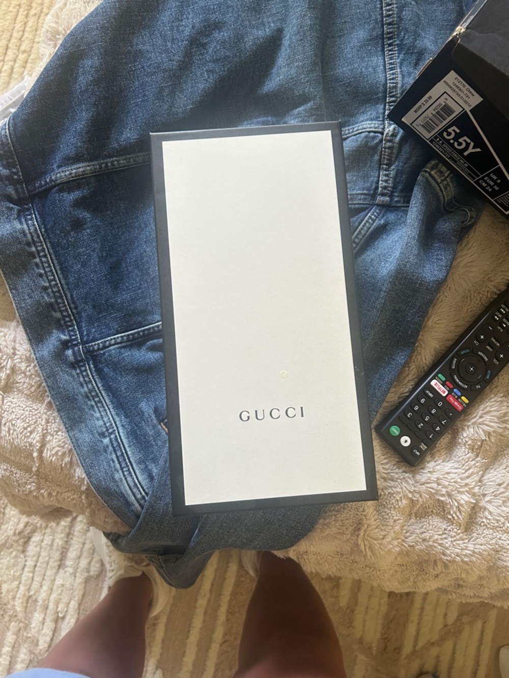 Gucci White & Black Box with Small Black Belt